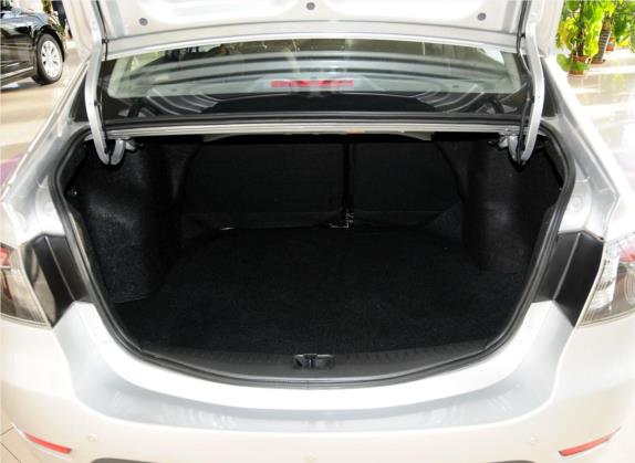 悦翔 2012款 三厢 1.5L 手动运动型 车厢座椅   后备厢