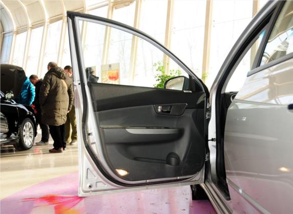 悦翔 2012款 三厢 1.5L 手动运动型 车厢座椅   前门板