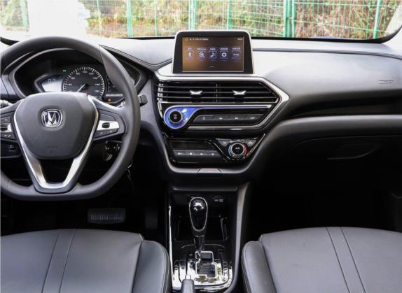 悦翔 2019款 1.5L DCT豪华型 国VI 中控类   中控台
