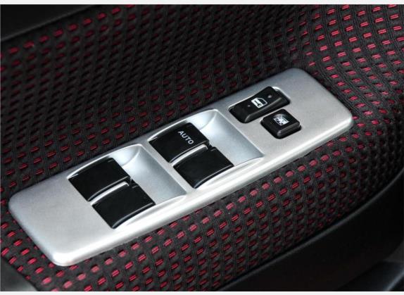 长城M2 2010款 1.5L CVT豪华型 车厢座椅   门窗控制