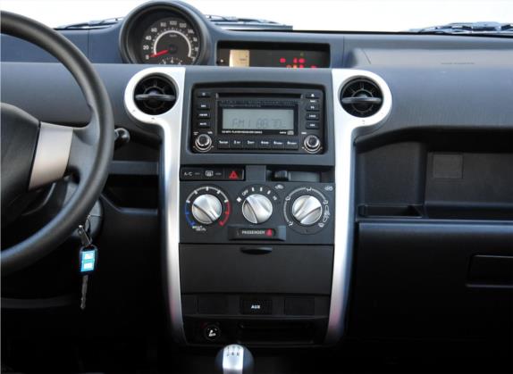 长城M2 2012款 1.5L 手动都市版 中控类   中控台
