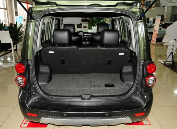 长城M2 2013款 1.5L 手动导航版 车厢座椅   后备厢