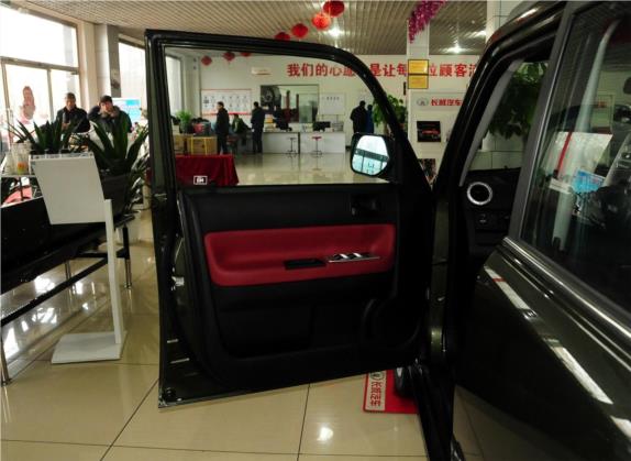 长城M2 2013款 1.5L 手动导航版 车厢座椅   前门板