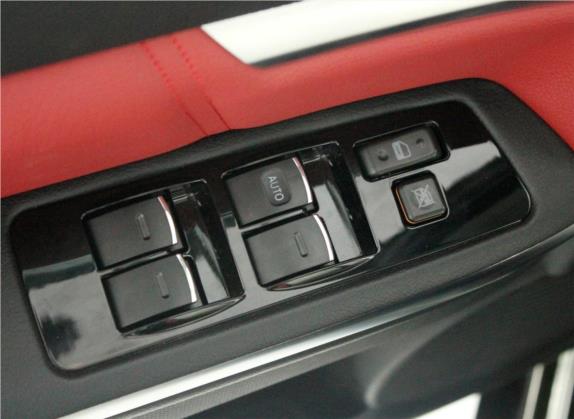长城M2 2014款 1.5L 手动都市版 车厢座椅   门窗控制