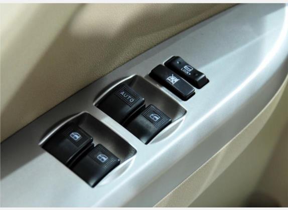长城C30 2010款 1.5L CVT精英型 车厢座椅   门窗控制