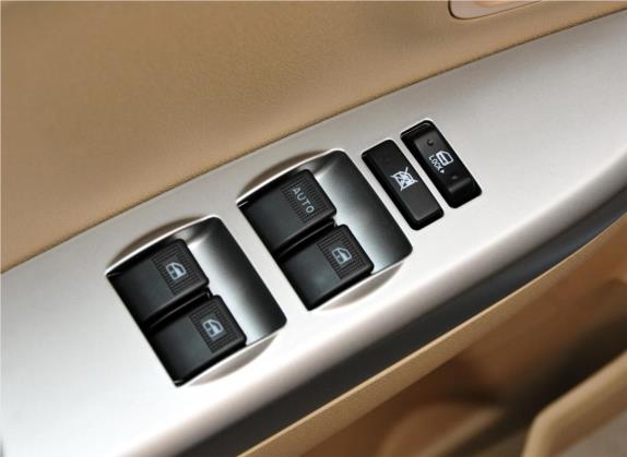 长城C30 2012款 1.5L CVT舒适型 车厢座椅   门窗控制