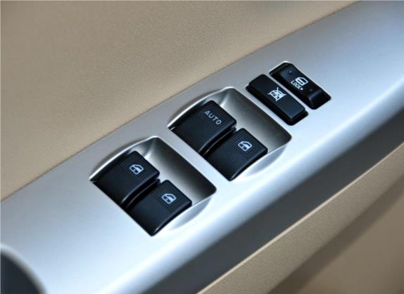 长城C30 2012款 1.5L CVT豪华型 车厢座椅   门窗控制