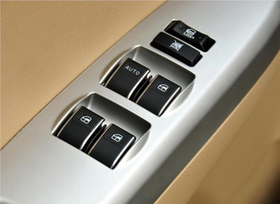 长城C30 2012款 1.5L 手动精英型 车厢座椅   门窗控制