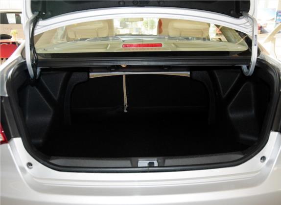 长城C30 2013款 新视界版 1.5L 手动智尚型 车厢座椅   后备厢