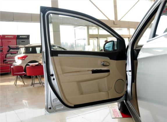 长城C30 2013款 新视界版 1.5L 手动智尚型 车厢座椅   前门板