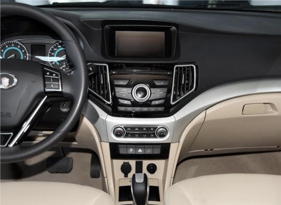 长城C30 2015款 1.5L AMT舒适型 中控类   中控台