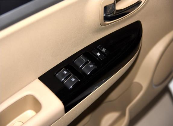 长城C30 2015款 经典版 1.5L 手动畅享型 车厢座椅   门窗控制