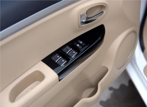 长城C30 2015款 经典版 1.5L 手动悦享型 车厢座椅   门窗控制