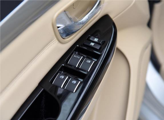 长城C30 2016款 1.5L 手动舒适型 车厢座椅   门窗控制