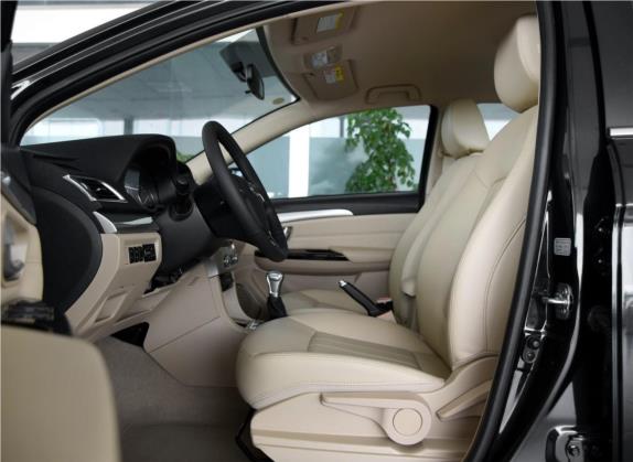 长城C30 2016款 1.5L AMT舒适型 车厢座椅   前排空间