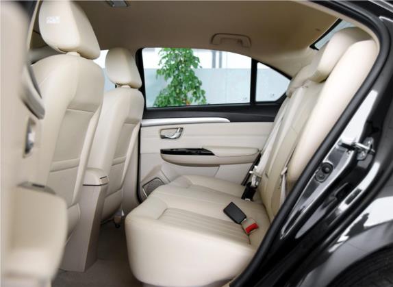 长城C30 2016款 1.5L AMT舒适型 车厢座椅   后排空间