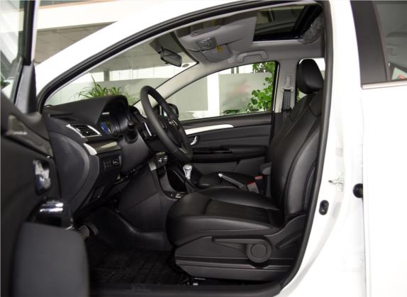 长城C30 2016款 1.5L AMT豪华型 车厢座椅   前排空间