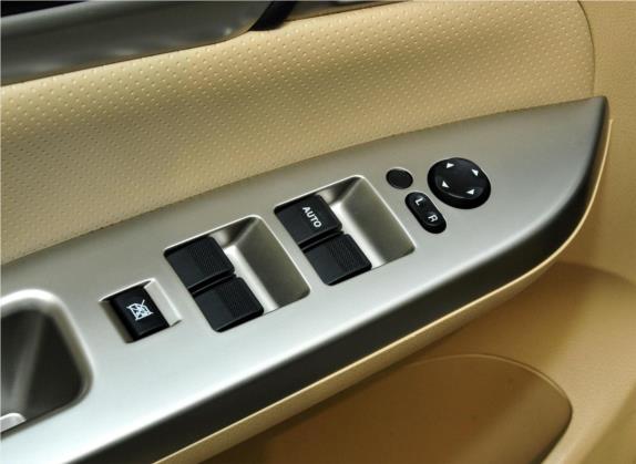 长城C50 2012款 1.5T 手动精英型 车厢座椅   门窗控制