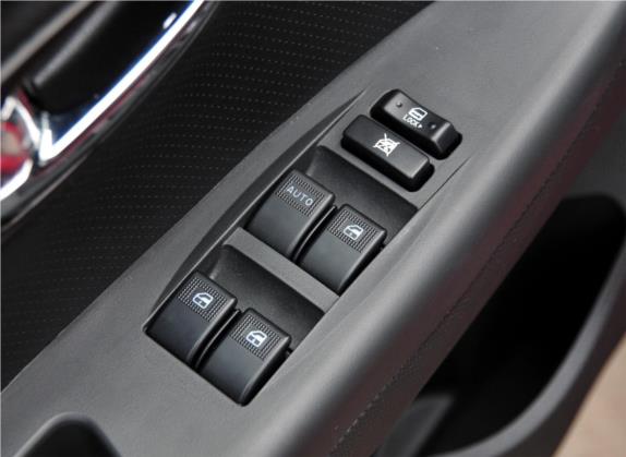 长城C20R 2011款 1.5L 手动都市型 车厢座椅   门窗控制