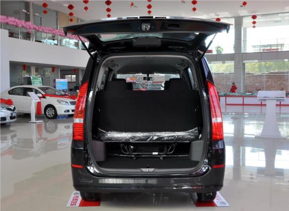 长城V80 2011款 2.0L 手动舒适型 车厢座椅   后备厢