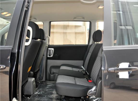 长城V80 2012款 1.5T 手动实尚型 车厢座椅   后排空间