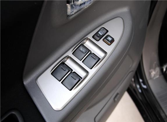 长城V80 2012款 1.5T 手动雅尚型 车厢座椅   门窗控制