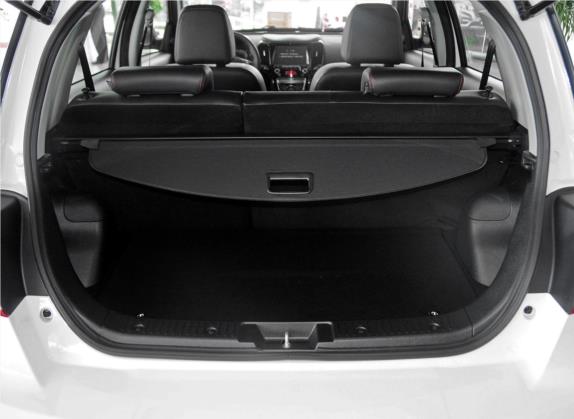 长城M4 2014款 1.5L 手动豪华型 车厢座椅   后备厢