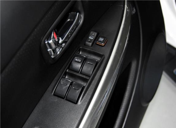 长城M4 2014款 1.5L 手动豪华型 车厢座椅   门窗控制