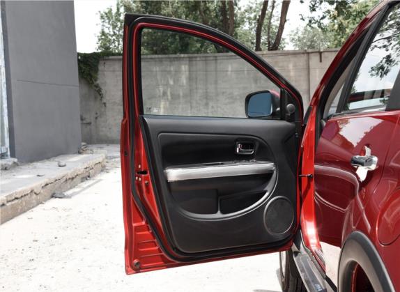 长城M4 2015款 1.5L AMT豪华型 车厢座椅   前门板