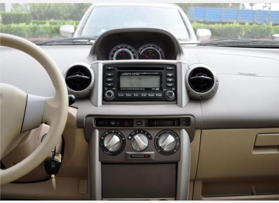 炫丽 2009款 1.5VVT CVT豪华型 中控类   中控台