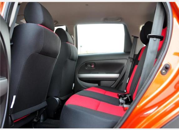 炫丽 2010款 CROSS 1.3L AMT 车厢座椅   后排空间