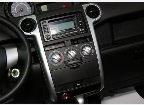 酷熊 2010款 1.5L 自动豪华型 中控类   中控台
