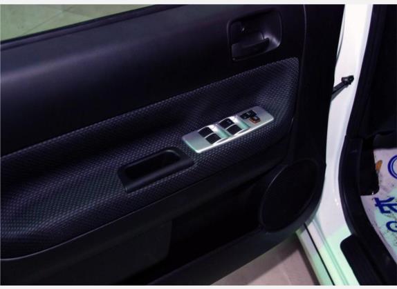 酷熊 2010款 1.5L 自动豪华型 车厢座椅   门窗控制