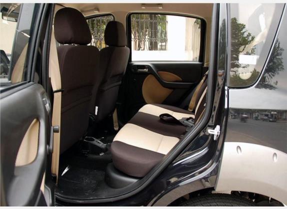 长城M1 2009款 1.3L 两驱舒适型 车厢座椅   后排空间