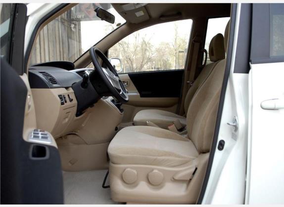 嘉誉 2008款 2.0L 手动舒适型 车厢座椅   前排空间