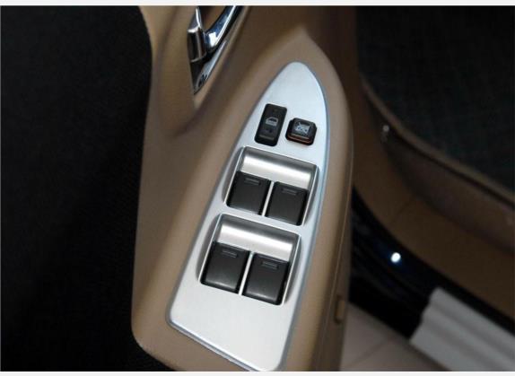嘉誉 2009款 2.0L 手动舒适型 车厢座椅   门窗控制