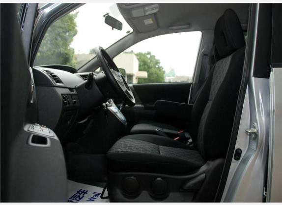 嘉誉 2009款 2.0L 自动实用型 车厢座椅   前排空间