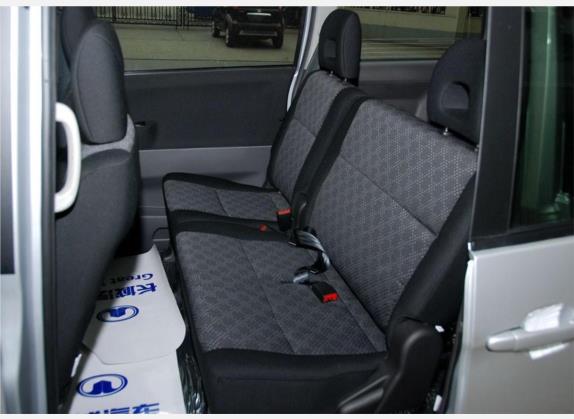 嘉誉 2009款 2.0L 自动实用型 车厢座椅   后排空间