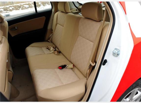 凌傲 2010款 1.5L 手动精英版 车厢座椅   后排空间