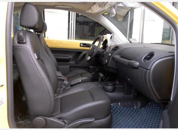 甲壳虫 2006款 2.0 豪华版 车厢座椅   前排空间