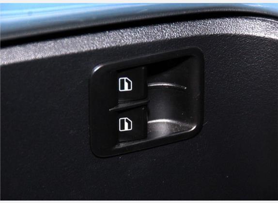 甲壳虫 2008款 2.0 AT 标配版 车厢座椅   门窗控制