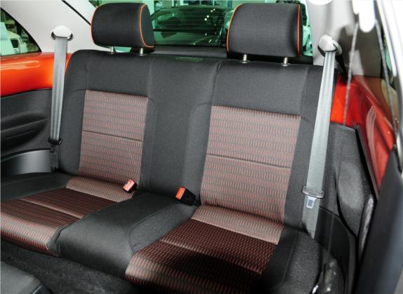 甲壳虫 2010款 2.0 BlackOrange舒适版 车厢座椅   后排空间