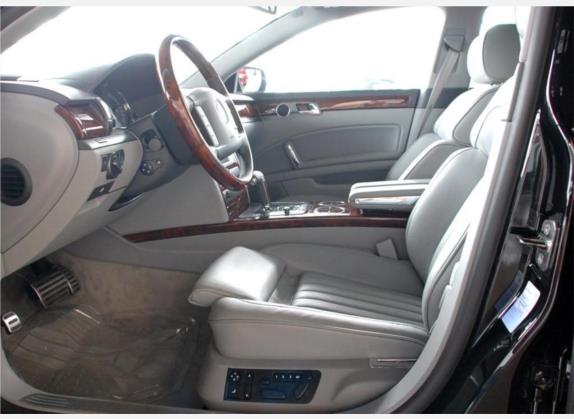 辉腾 2006款 4.2L V8 4座豪华版 车厢座椅   前排空间