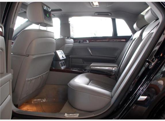 辉腾 2006款 4.2L V8 4座豪华版 车厢座椅   后排空间
