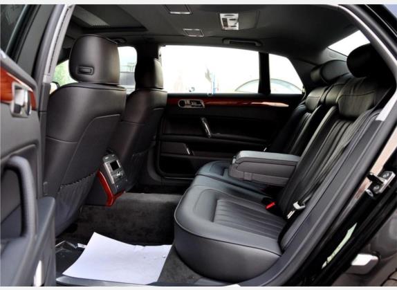 辉腾 2009款 3.6L V6 5座加长顶级版 车厢座椅   后排空间