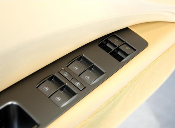 辉腾 2011款 3.6L V6 5座加长商务版 车厢座椅   门窗控制