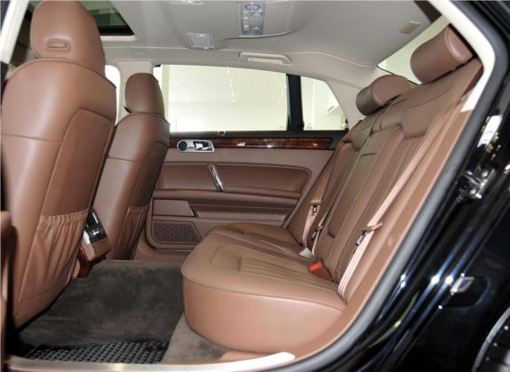 辉腾 2011款 3.6L V6 5座加长舒适版 车厢座椅   后排空间
