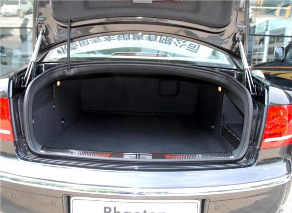 辉腾 2011款 3.6L V6 5座加长舒适版 车厢座椅   后备厢