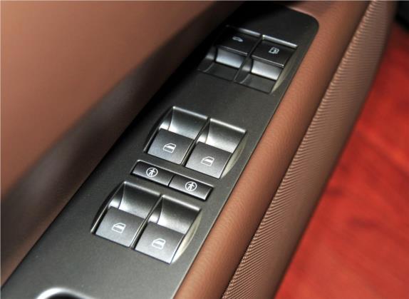 辉腾 2011款 3.6L V6 5座加长舒适版 车厢座椅   门窗控制