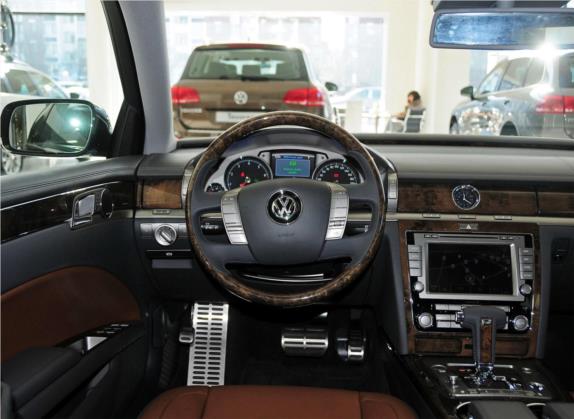 辉腾 2012款 3.6L 尊享定制型 中控类   驾驶位